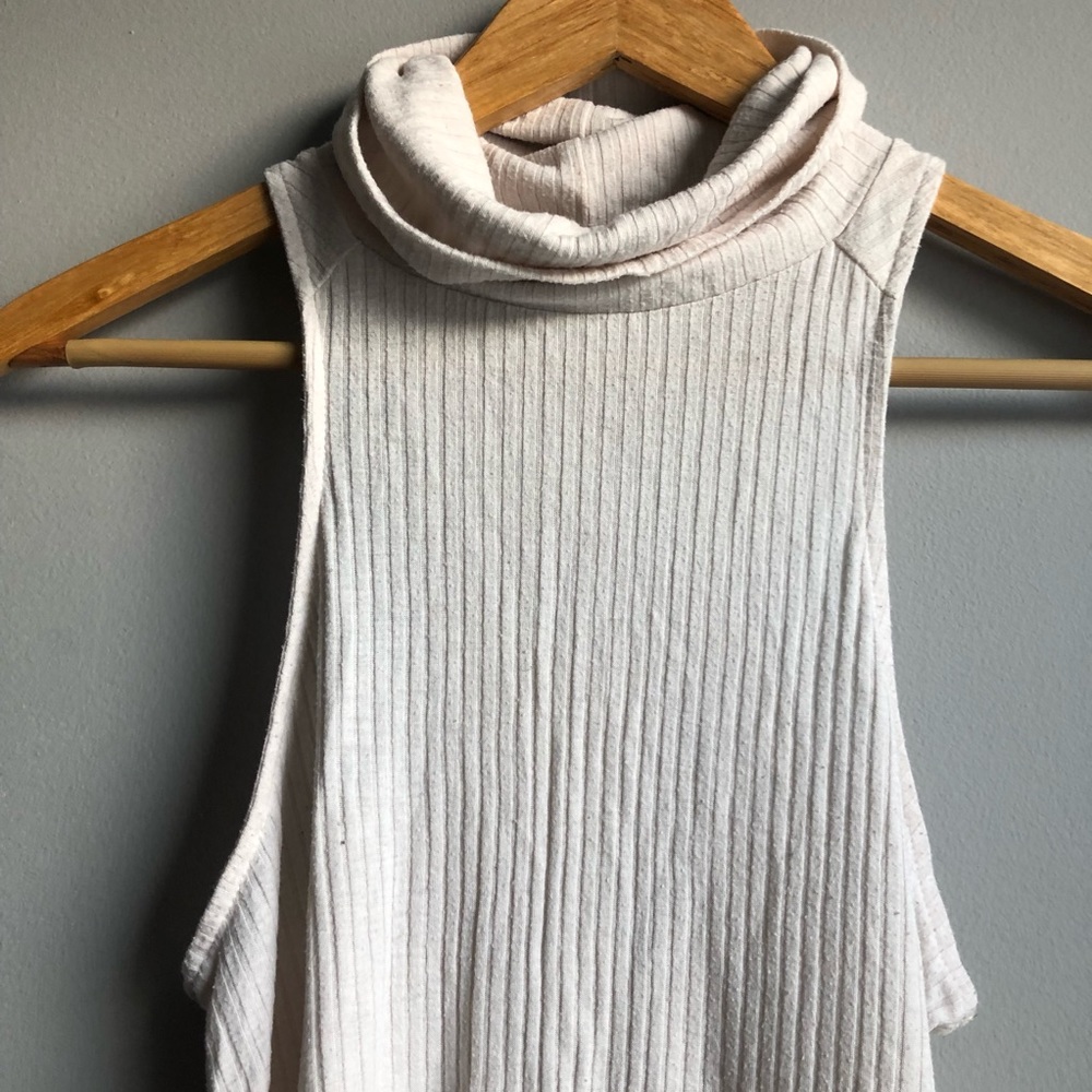 4/$24🦩 Express Ribbed tank Top - Picture 5 of 8